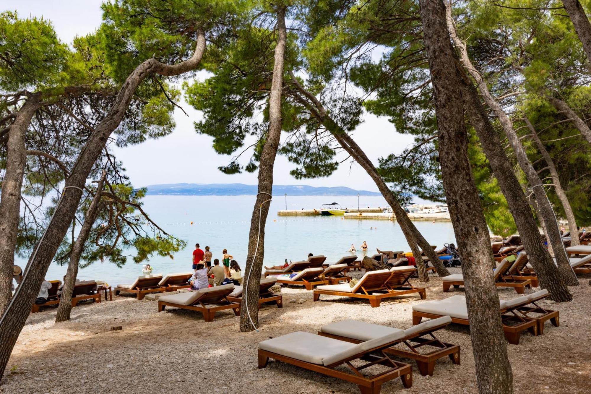 Beachfront Pebble Srzic Makarska